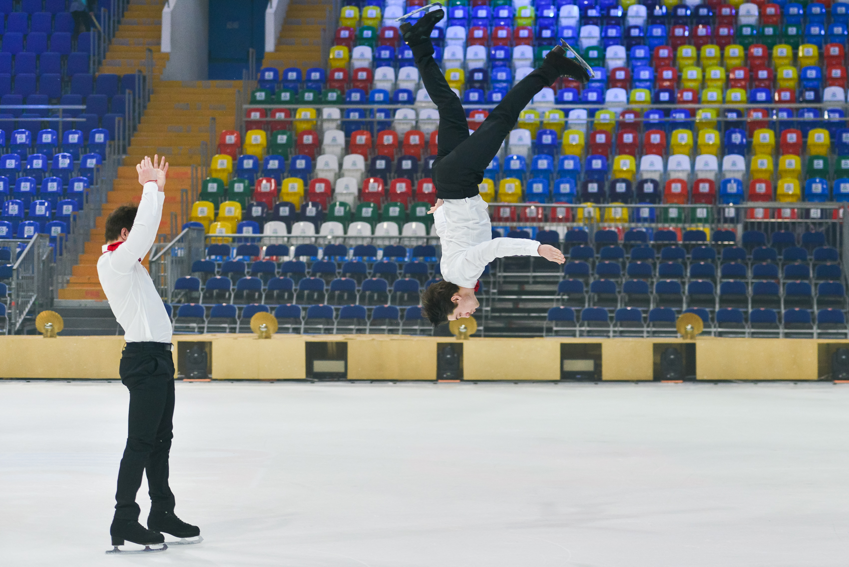 „Akrobatischer Eiskunstlauf“ – die neue Disziplin für ISU?