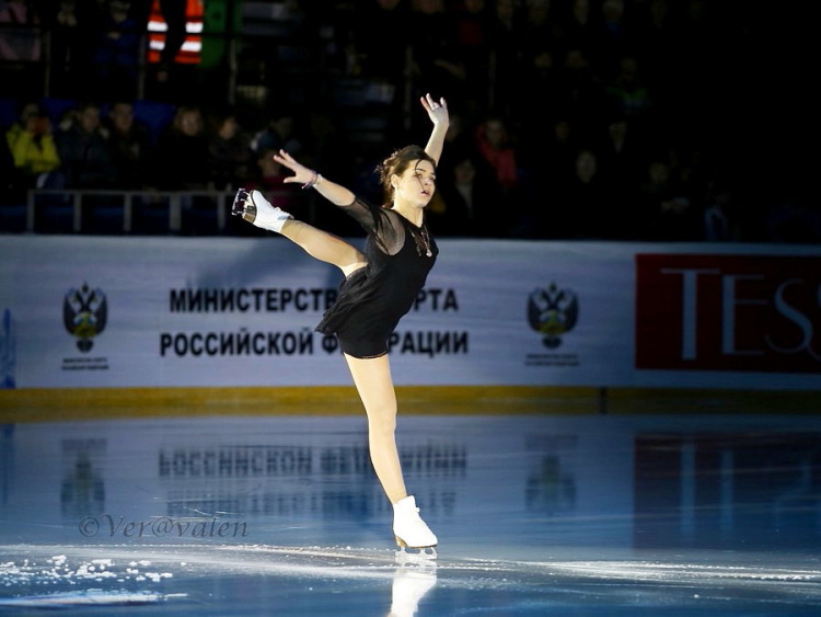 Plushenko trainiert Sotnikova, Sandhu wird ihr Choreograf